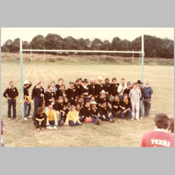 1984-08 - Britain Tour 53 - Kettering Team Photo.jpg